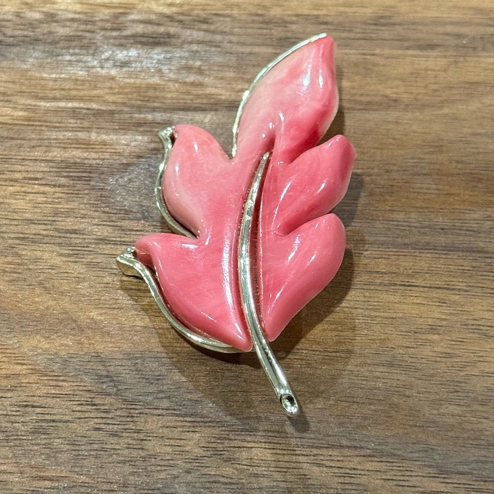 Vintage Sarah Coventry Autumn Splender Pink Leaf Brooch